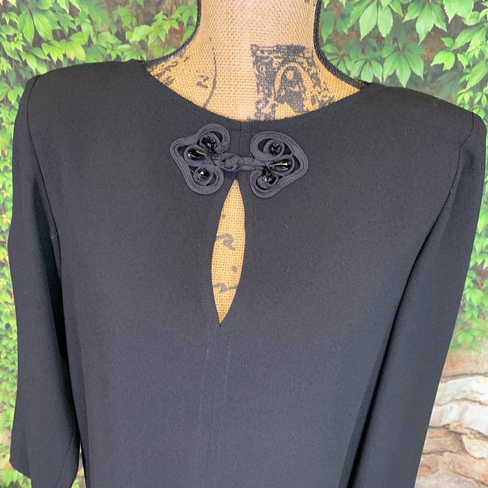 TOM AND LINDA PLATT STUDIO Quiet Luxury Minimalist Elegant Black Dress, 8 - Picture 6 of 11